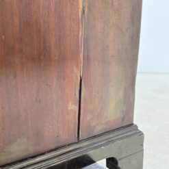 Raudonmedžio rašomasis stalas su odiniu stalviršiumi 75x137x77 cm