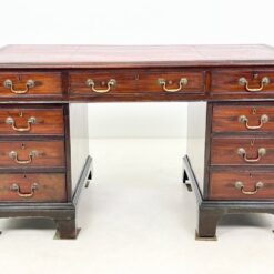 Raudonmedžio rašomasis stalas su odiniu stalviršiumi 75x137x77 cm