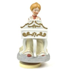 Muzikinė, porcelianinė moters statula su pianinu, sukasi aplink 9,5x11x21cm