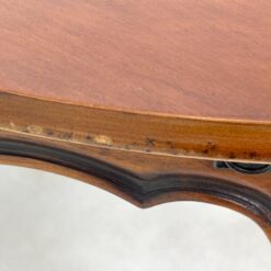 Riešutmedžio išskleidžiamas valgomojo stalas 110×110(+37)x80,5 cm