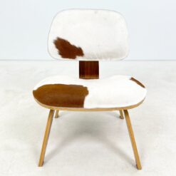 Mid Century stiliaus kėdė su kailiu 58x56x73 cm, 39 cm