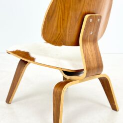 Mid Century stiliaus kėdė su kailiu 58x56x73 cm, 39 cm