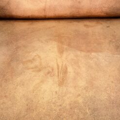 Senovinis, odinis darbo krėslas raudonmedžio rėme 75x71x103 cm, 50-52cm