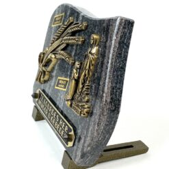 Atminimo lenta iš granito su bronzinėm detalėm 10x21x17 cm