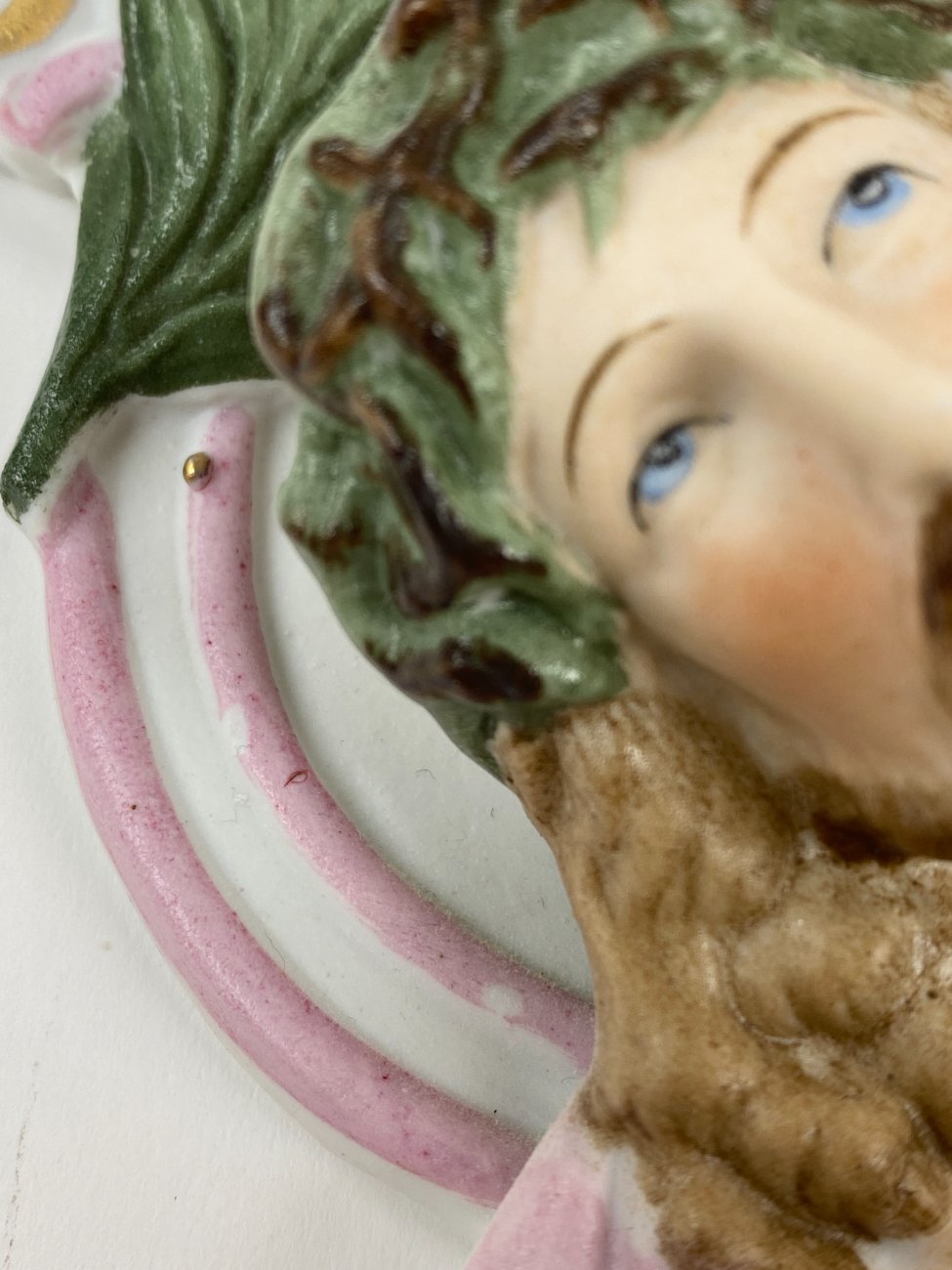 HK1191-religines-skulpturos-ir-paveikslai-10 Švęsto vandens pakabinamas indas – kropilinė 7×11,5×21 cm