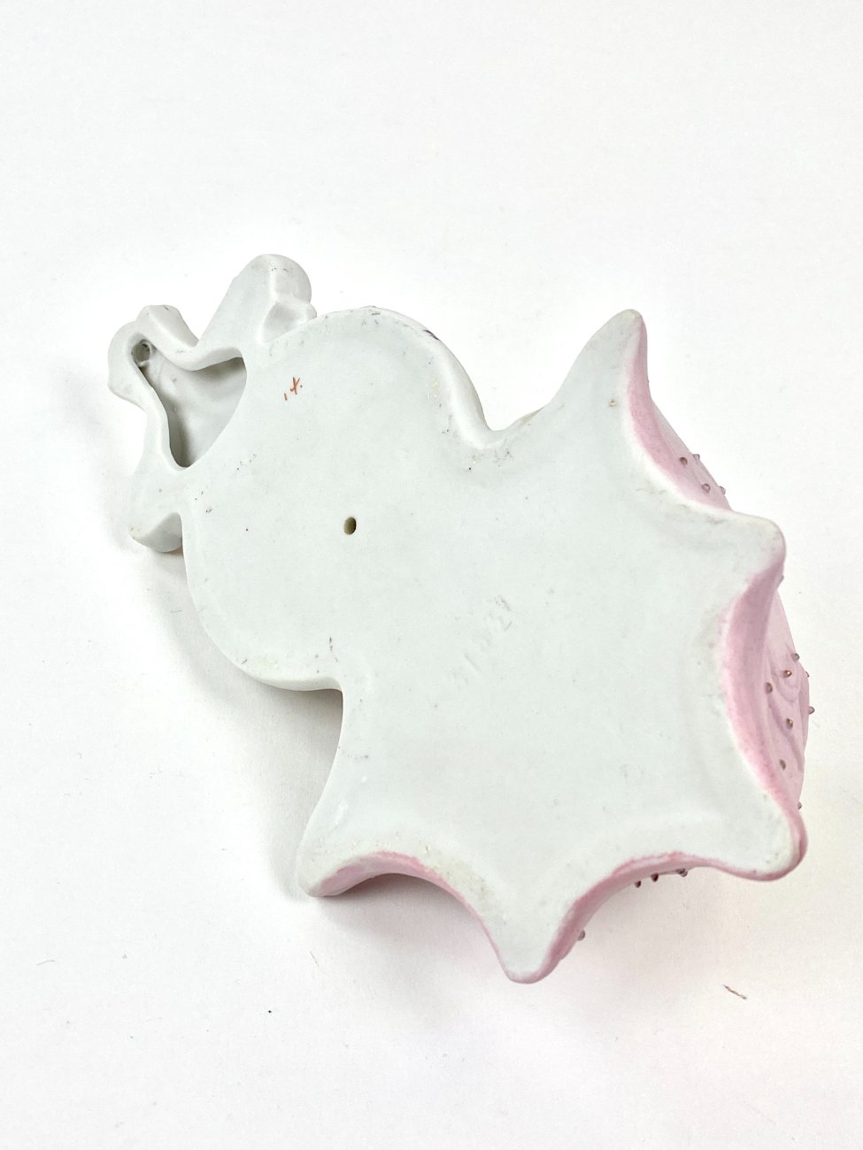 HK1191-religines-skulpturos-ir-paveikslai-6 Švęsto vandens pakabinamas indas – kropilinė 7×11,5×21 cm