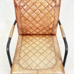 Industrinio stiliaus fotelis metaliniu rėmu ir oda 77x58x83 cm, 46 cm