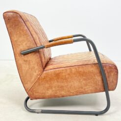 Industrinio stiliaus fotelis metaliniu rėmu ir oda 77x58x83 cm, 46 cm