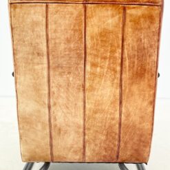 Industrinio stiliaus fotelis metaliniu rėmu ir oda 77x58x83 cm, 46 cm