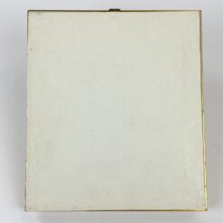 Siuvinėtas gėlių natiurmortas aukso spalvos rėme 2x15x17 cm