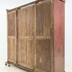 Trijų durų raudonmedžio rūbų spinta su veidrodžiu 73x219x202 cm