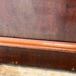 Trijų durų raudonmedžio rūbų spinta su veidrodžiu 73x219x202 cm