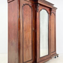 Trijų durų raudonmedžio rūbų spinta su veidrodžiu 73x219x202 cm