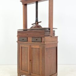 Senovinis, ąžuolinis presas su komoda 46x78x188 cm