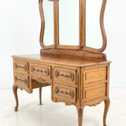 Ąžuolinis kosmetinis staliukas su užlenkiamais veidrodžiais 47x130x163 cm