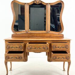 Ąžuolinis kosmetinis staliukas su užlenkiamais veidrodžiais 47x130x163 cm