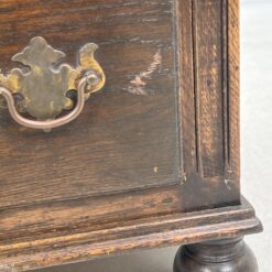 Retro stiliaus ąžuolinė penkių stalčių komoda 45x76x80 cm