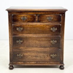 Retro stiliaus ąžuolinė penkių stalčių komoda 45x76x80 cm