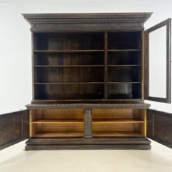 Riešutmedžio knygų spinta su atviromis lentynomis 48x201x208 cm