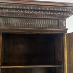 Riešutmedžio knygų spinta su atviromis lentynomis 48x201x208 cm