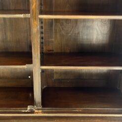 Riešutmedžio knygų spinta su atviromis lentynomis 48x201x208 cm