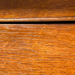 Trijų stalčių ąžuolinė komoda su liūto kojomis 37,5×74,5×66 cm