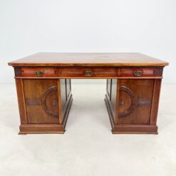 Raudonmedžio dvipusis rašomasis stalas 115x160x80 cm