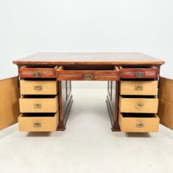 Raudonmedžio dvipusis rašomasis stalas 115x160x80 cm