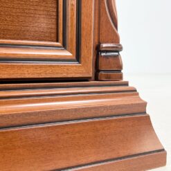 Itališkos “Camelgproup” riešutmedžio lukšto spintelės 2 vnt. kompl. 44x55x58 cm