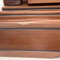 Itališkos “Camelgproup” riešutmedžio lukšto spintelės 2 vnt. kompl. 44x55x58 cm