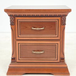 Itališkos “Camelgproup” riešutmedžio lukšto spintelės 2 vnt. kompl. 44x55x58 cm