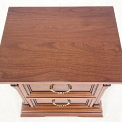 Itališkos “Camelgproup” riešutmedžio lukšto spintelės 2 vnt. kompl. 44x55x58 cm