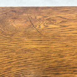 Ąžuolinė dviejų stalčių komodėlė ant ratukų 40x65x48 cm