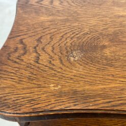 Ąžuolinė dviejų stalčių komodėlė ant ratukų 40x65x48 cm