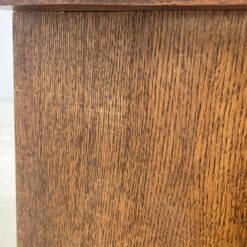 Ąžuolinė dviejų stalčių komodėlė ant ratukų 40x65x48 cm