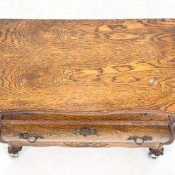 Ąžuolinė dviejų stalčių komodėlė ant ratukų 40x65x48 cm