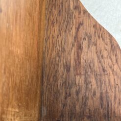 Pakabinama ąžuolinė spintelė su stiklu, lentynėle ir kabykla taurėms 23×61,5×70 cm