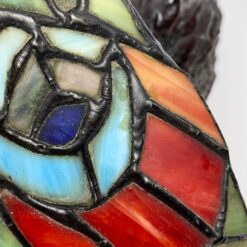 Tiffany stiliaus stalinis šviestuvas “Dama su povu” 25x24x65 cm