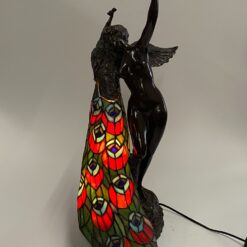Tiffany stiliaus stalinis šviestuvas “Dama su povu” 25x24x65 cm