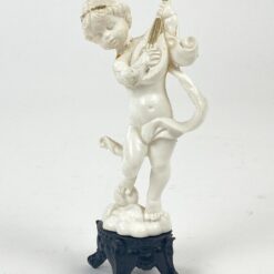 Plastikinė liutnia grojančio angelo statulėlė 5x7x15 cm