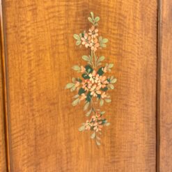 Prabangi barokinio stiliaus raižyta riešutmedžio rūbų spinta 63x122x212 cm