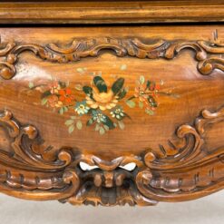 Prabangi barokinio stiliaus raižyta riešutmedžio rūbų spinta 63x122x212 cm