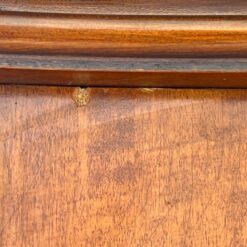 Prabangi barokinio stiliaus raižyta riešutmedžio rūbų spinta 63x122x212 cm