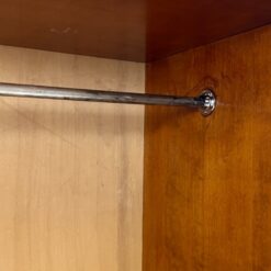 Prabangi barokinio stiliaus raižyta riešutmedžio rūbų spinta 63x122x212 cm