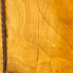 Riešutmedžio lukšto komoda su žalvario apdailomis 44,5x89x80 cm