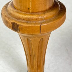 Riešutmedžio lukšto komoda su žalvario apdailomis 44,5x89x80 cm