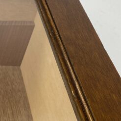 Medinė vitrininė dėžė atverčiamu dangčiu su stiklu 41×43,5×17 cm