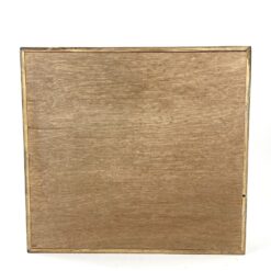 Medinė vitrininė dėžė atverčiamu dangčiu su stiklu 41×43,5×17 cm