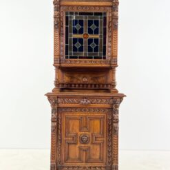 Drožinėtas ąžuolinis bufetas su vitražinėmis durelėmis 56x89x231 cm