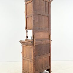 Drožinėtas ąžuolinis bufetas su vitražinėmis durelėmis 56x89x231 cm